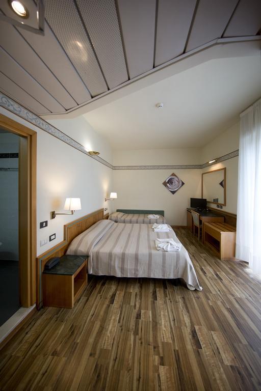Hotel Marina Bay Rimini Esterno foto