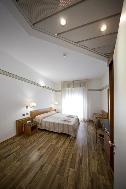 Hotel Marina Bay Rimini Esterno foto