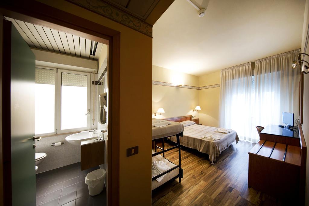 Hotel Marina Bay Rimini Esterno foto