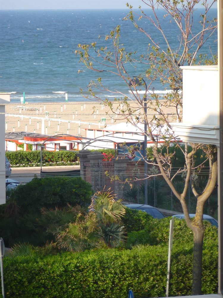 Hotel Marina Bay Rimini Esterno foto